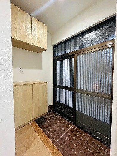 松戸市五香西４丁目２０－８の玄関|【玄関】廊下から見た玄関です。
