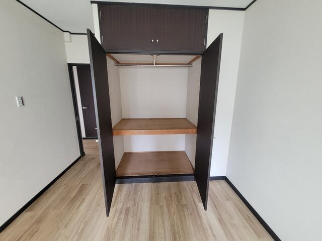 フラワーヒル豊四季の玄関
