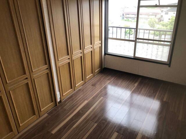 船橋ハイツ４号棟の洋室