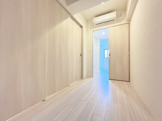 コンフォリア・リヴ東三国駅前ソルテラスの洋室