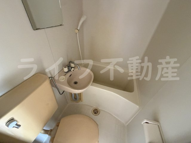 トマトハイツ菱屋西の浴室|ゆったり過ごせるお風呂です