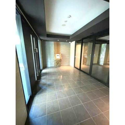 名古屋市中区丸の内２丁目の賃貸マンションのエントランス