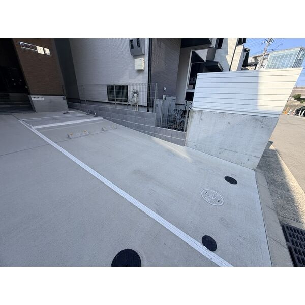 ワコーレヴィータ垂水日向の駐車場