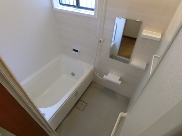 西山台６丁目戸建ての浴室