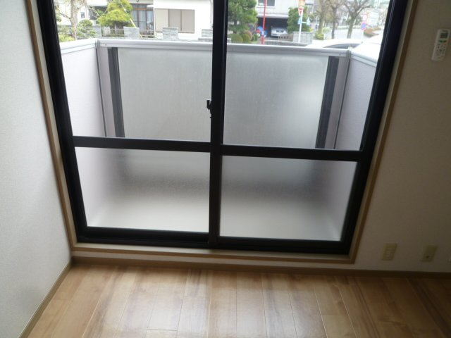 バルコニーは南東向き１階で陽当り眺望ともに良好です♪