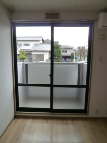 バルコニーからの眺望は前面に高い建物が無く眺望良好です♪