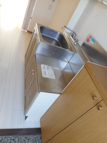 キッチンには都市ガスの２口ガスコンロが置けます♪