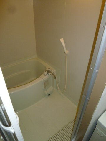 人気のお風呂とトイレと洗面台が別々です♪