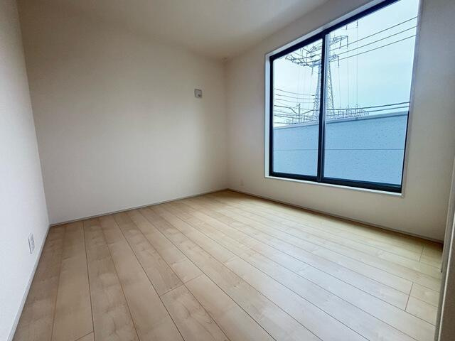 沼津市大塚の新築一戸建|プライベートを満喫できる洋室…