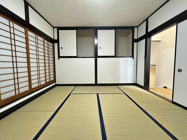 沼津市大岡の中古一戸建|「中２階和室」収納スペースが…