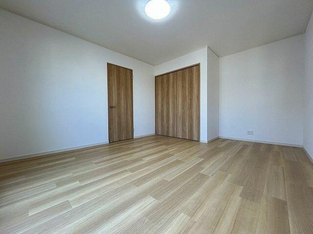 沼津市大岡の中古一戸建|「２階東側洋室」約９畳