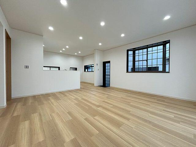沼津市大岡の中古一戸建|「ＬＤＫ」別角度１