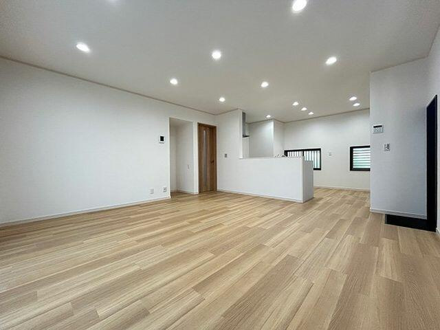 沼津市大岡の中古一戸建|「ＬＤＫ」別角度２