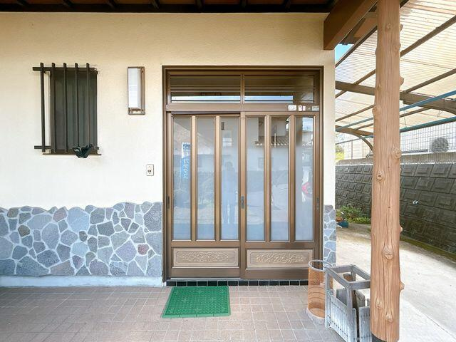富士宮市外神の中古一戸建|玄関（外観）