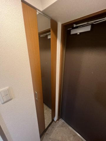 サン・シオンの玄関