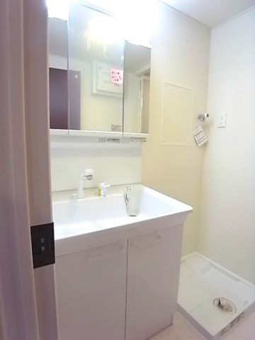 芦屋市宮川町のアパートの洗面所