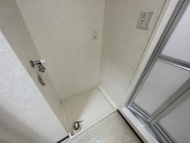 西宮市里中町２丁目の賃貸マンションの洗面所