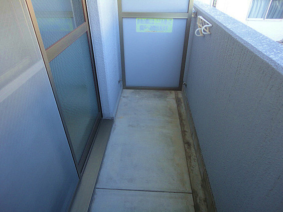 神戸市中央区熊内町４丁目の賃貸マンションのバルコニー