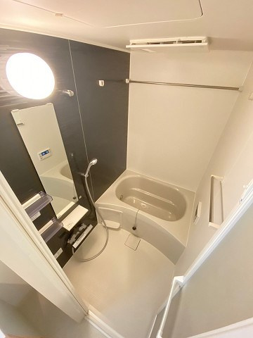 西宮市北昭和町の賃貸マンションの浴室