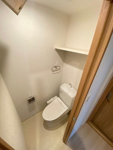 西宮市北昭和町の賃貸マンションのトイレ