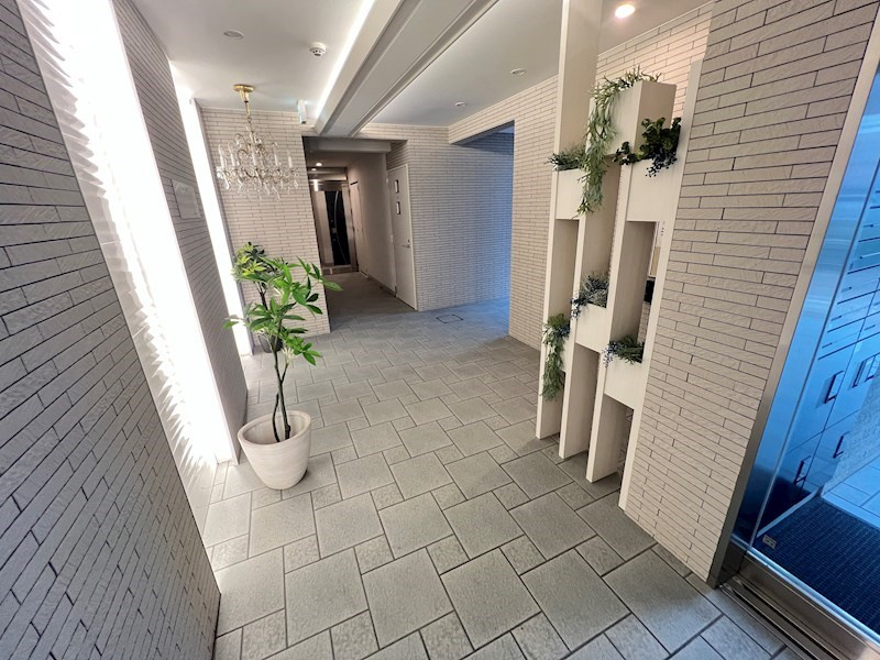 西宮市北昭和町の賃貸マンションのロビー