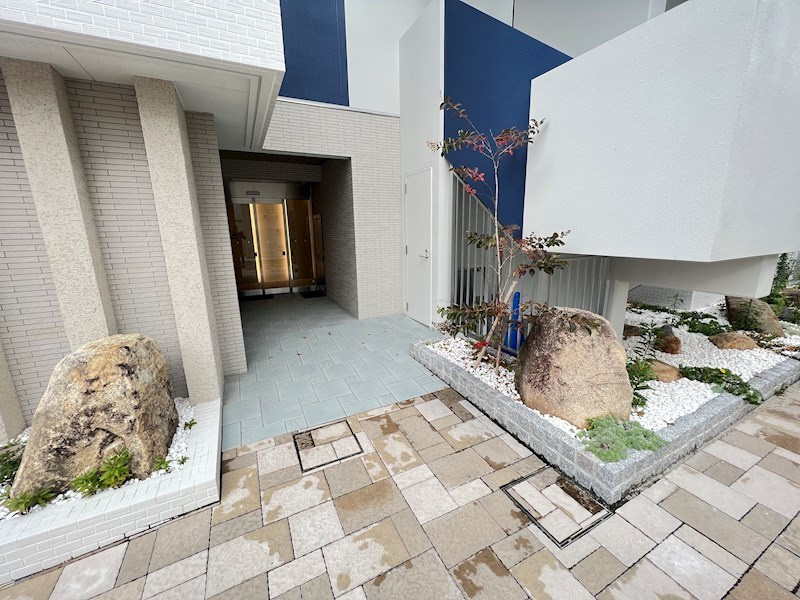 西宮市北昭和町の賃貸マンションのエントランス
