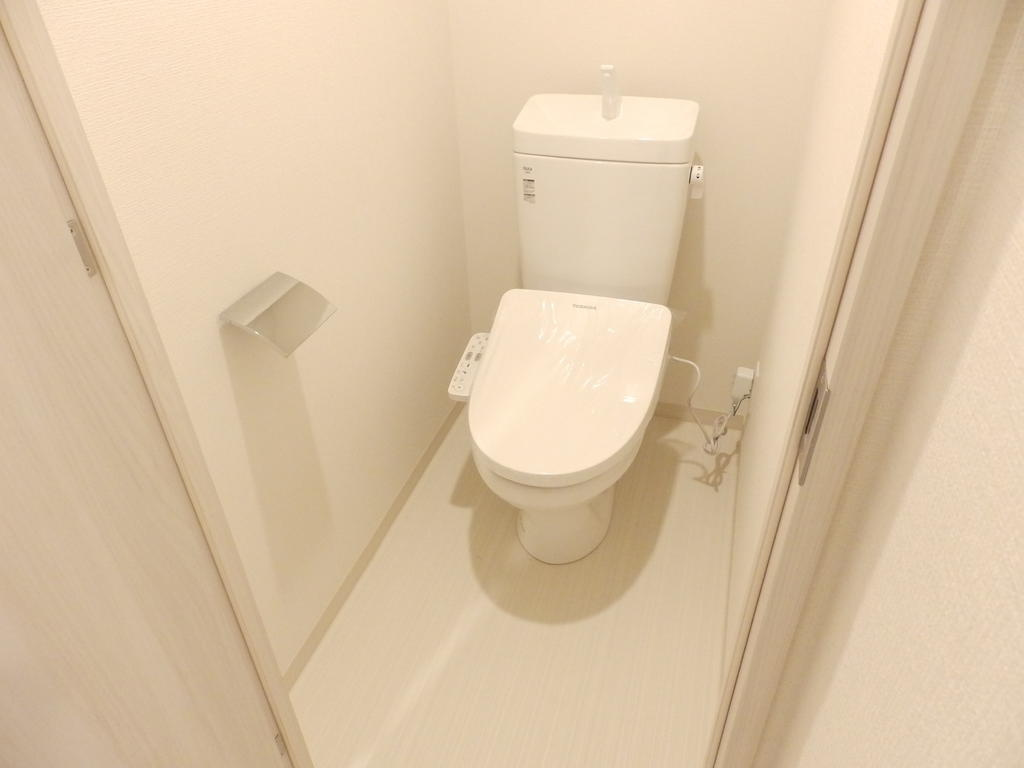 神戸市灘区倉石通３丁目の賃貸マンションのトイレ