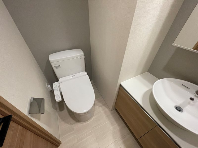 神戸市中央区下山手通５丁目の賃貸マンションのトイレ