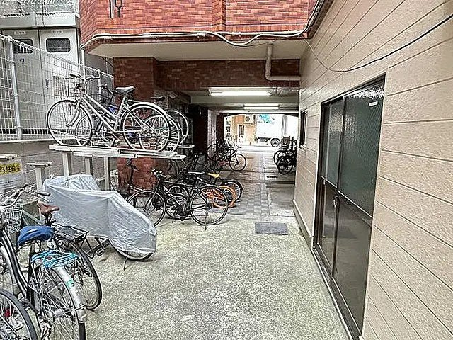 コスモプラザ三宮のエントランス