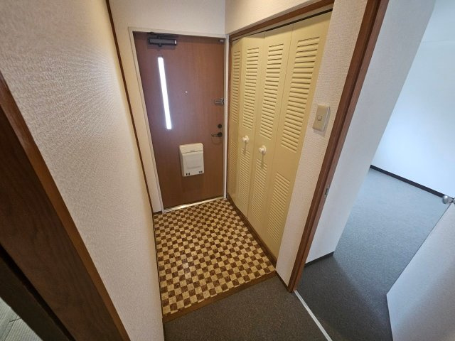 神戸市東灘区甲南町５丁目の賃貸マンションの玄関
