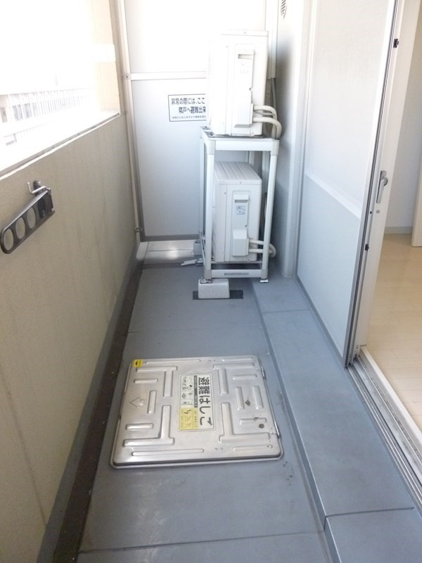 神戸市中央区元町通６丁目の賃貸マンションのバルコニー