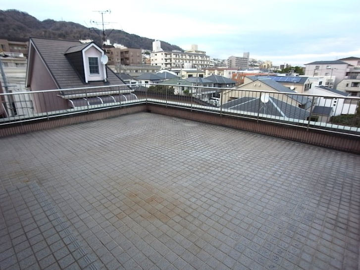 ヴィラヌーブ本山のバルコニー