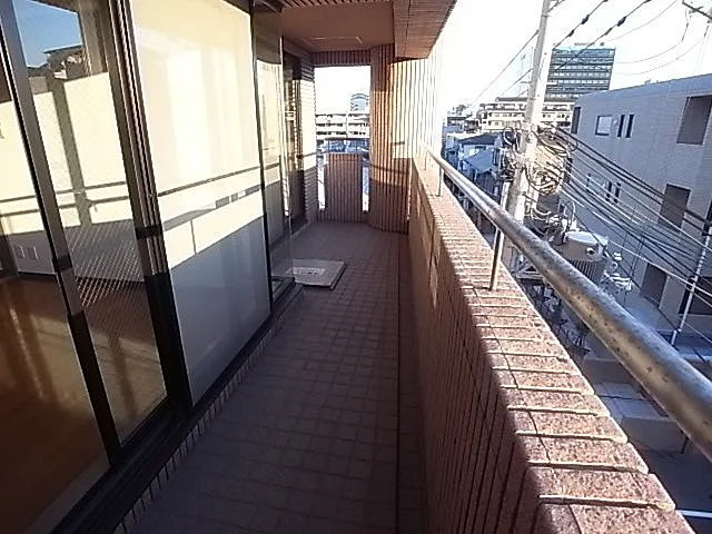 ヴィラヌーブ本山のバルコニー