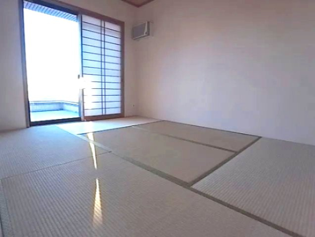 ヴィラヌーブ本山の居間・リビング