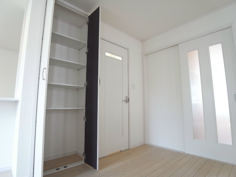 芦屋市松ノ内町のアパートの収納