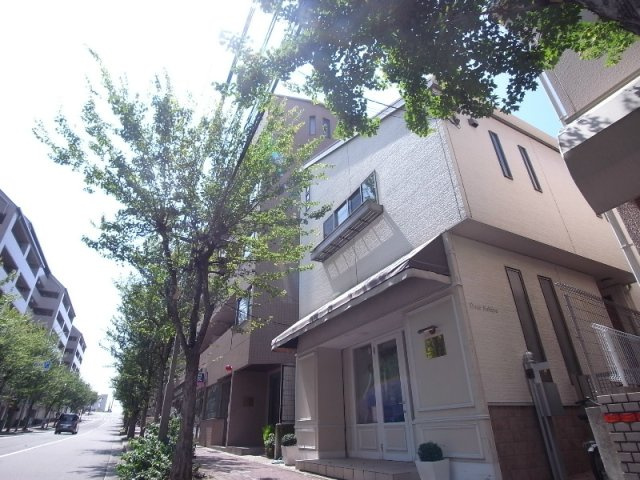 芦屋市松ノ内町のアパートの外観