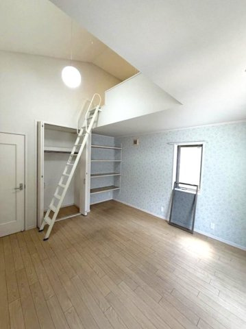 芦屋市松ノ内町のアパートの居間・リビング