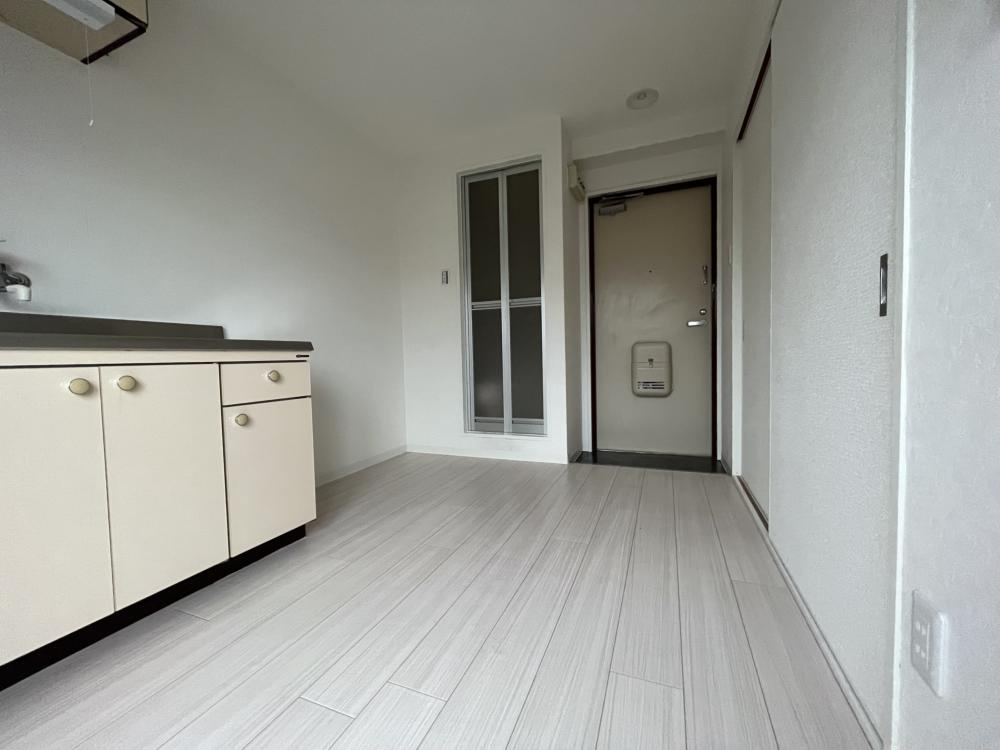 神戸市灘区千旦通４丁目の賃貸マンションの居間・リビング