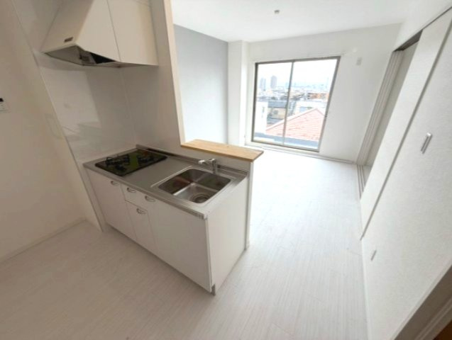 神戸市灘区篠原本町４丁目の賃貸マンションの居間・リビング