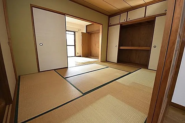 神戸市灘区篠原中町３丁目の賃貸マンションの居間・リビング