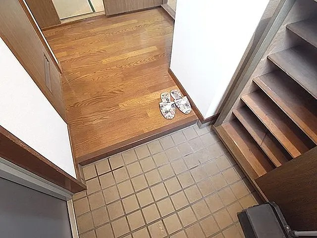 神戸市灘区篠原中町３丁目の賃貸マンションの玄関