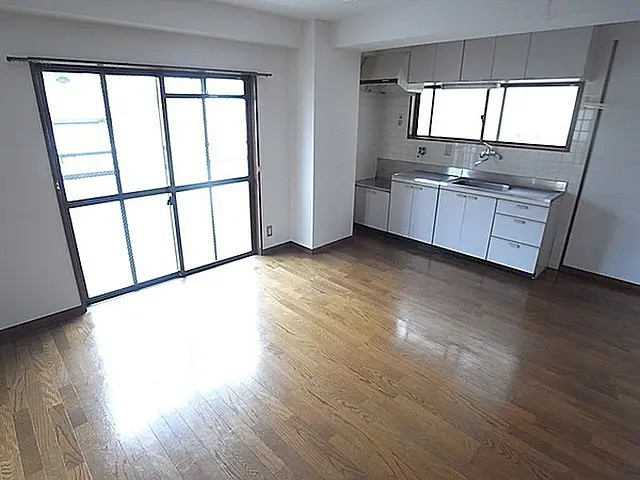 神戸市灘区篠原中町３丁目の賃貸マンションの居間・リビング