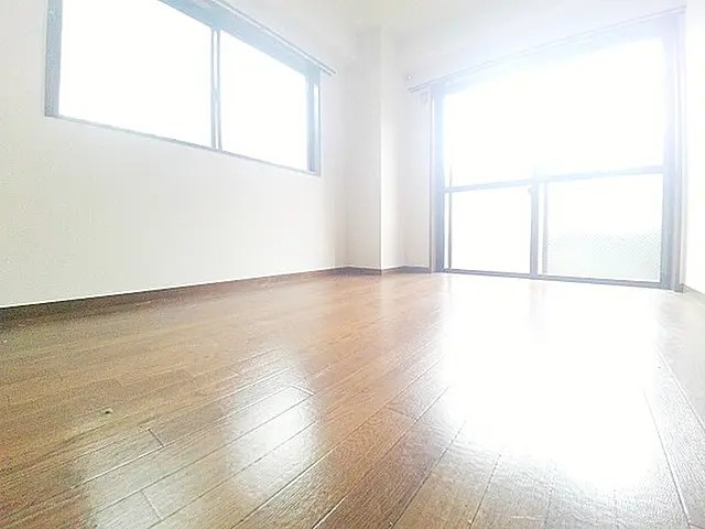 神戸市灘区篠原中町３丁目の賃貸マンションの居間・リビング