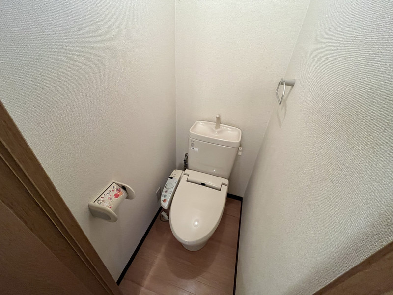 神戸市中央区生田町４丁目の賃貸マンションのトイレ