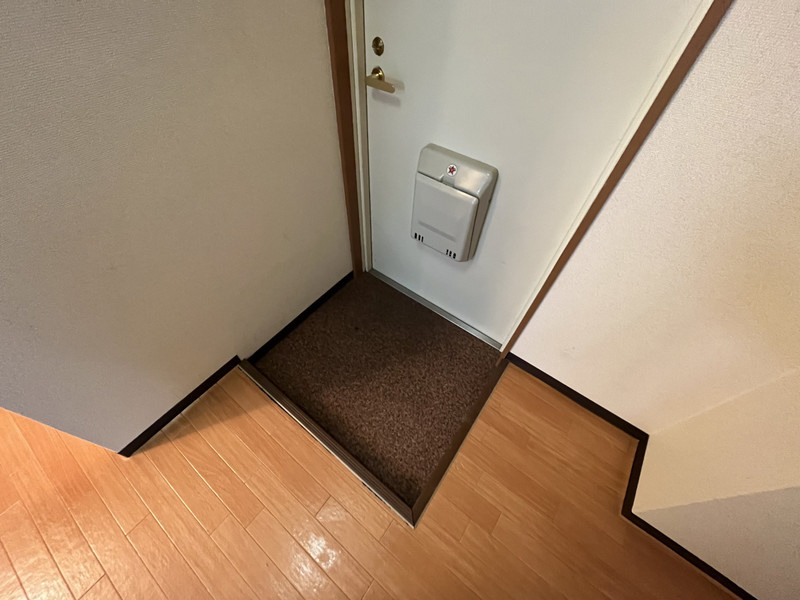 神戸市中央区生田町４丁目の賃貸マンションの玄関