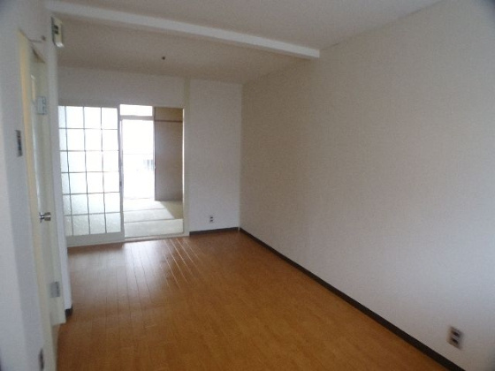 神戸市東灘区深江北町１丁目の賃貸マンションの居間・リビング
