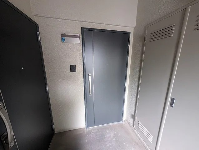トーカンキャステール山本通の玄関