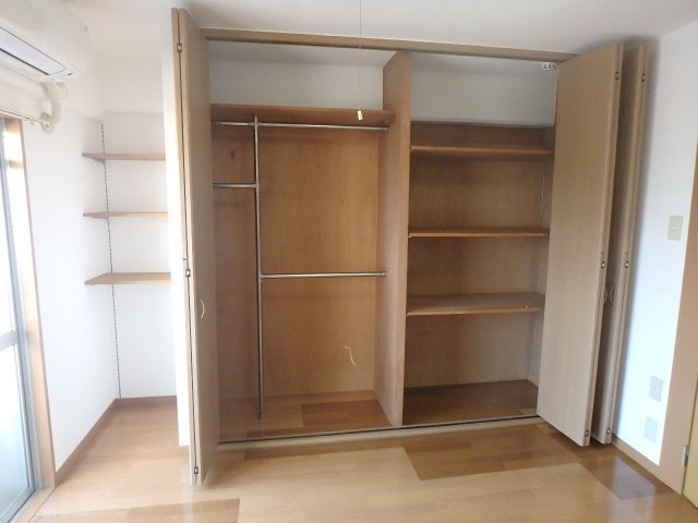 神戸市灘区岩屋北町２丁目の賃貸マンションの収納