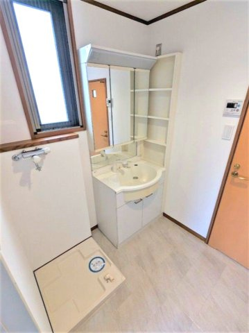芦屋市業平町の賃貸マンションの洗面所