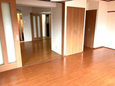 神戸市中央区中山手通７丁目の賃貸マンションの居間・リビング